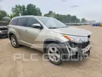 2014 Toyota Highlander photo