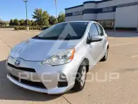 2014 Toyota PRIUS фото