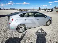 2014 Toyota PRIUS photo
