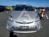 2014 Toyota PRIUS photo