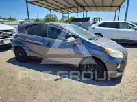 2014 Toyota PRIUS photo