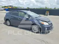2014 Toyota PRIUS фото