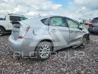 2014 Toyota PRIUS photo