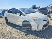 2014 Toyota PRIUS photo