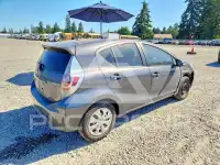 2014 Toyota PRIUS photo