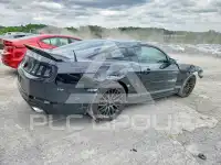 2014 Ford MUSTANG photo