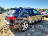 2014 Volkswagen Touareg photo