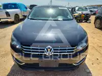 2014 Volkswagen Passat photo