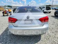 2014 Volkswagen Passat photo