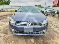 2014 Volkswagen Passat photo