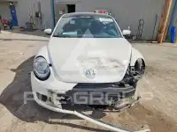 2014 Volkswagen BEETLE photo