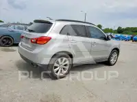 2015 Mitsubishi OUTLANDER фото