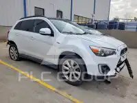 2015 Mitsubishi OUTLANDER фото