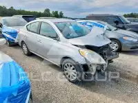 2015 Nissan VERSA фото