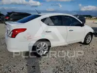 2015 Nissan VERSA фото