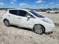 2015 Nissan LEAF photo