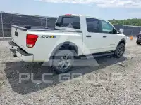 2015 Nissan TITAN фото