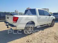 2015 Nissan TITAN фото