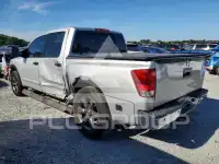 2015 Nissan TITAN фото