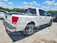 2015 Nissan TITAN фото