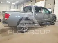 2015 Nissan TITAN фото