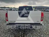 2015 Nissan FRONTIER photo