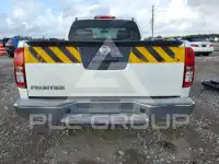 2015 Nissan FRONTIER фото