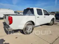 2015 Nissan FRONTIER photo