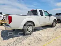 2015 Nissan FRONTIER фото
