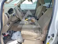 2015 Nissan FRONTIER photo