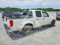 2015 Nissan FRONTIER photo