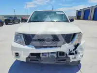 2015 Nissan FRONTIER фото