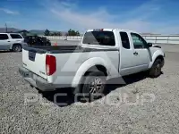 2015 Nissan FRONTIER photo