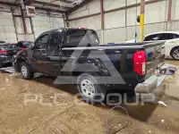 2015 Nissan FRONTIER фото