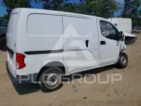 2015 Nissan NV 200 photo