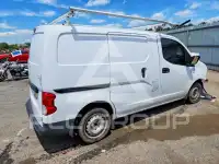 2015 Nissan NV фото