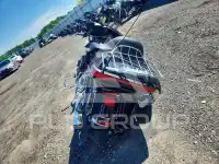 2015 Harley-Davidson FLHTCU фото