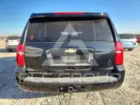 2015 Chevrolet Suburan photo