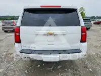 2015 Chevrolet Suburan photo