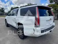 2015 Chevrolet Suburan photo