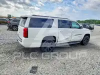 2015 Chevrolet Suburan photo