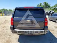 2015 Chevrolet Suburan photo