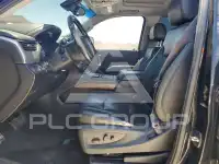 2015 Chevrolet Suburan photo