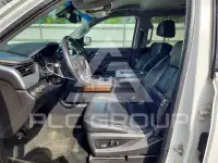 2015 Chevrolet Suburan photo
