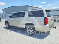 2015 Chevrolet Suburan photo