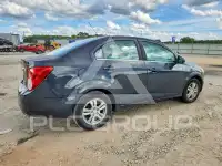 2015 Chevrolet Sonic фото
