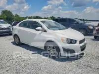 2015 Chevrolet Sonic photo