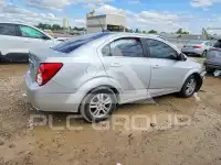 2015 Chevrolet Sonic фото