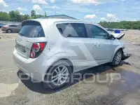 2015 Chevrolet Sonic фото