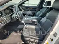 2015 BMW 750 фото